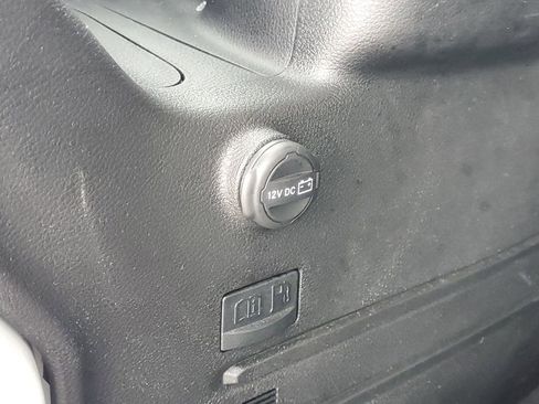 Used 2025 Jeep Wrangler Unlimited Sahara AWD/4WD image 9