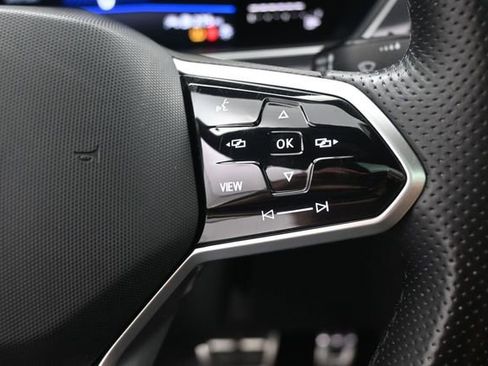 Used 2022 Volkswagen Tiguan SE R-Line FWD image 28