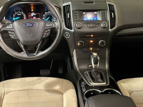 Used 2017 Ford Edge SE w/ Cargo Accessory Package image 19