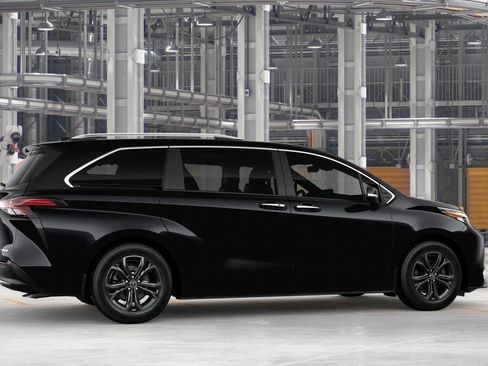 New 2026 Toyota Sienna Platinum AWD/4WD image 11