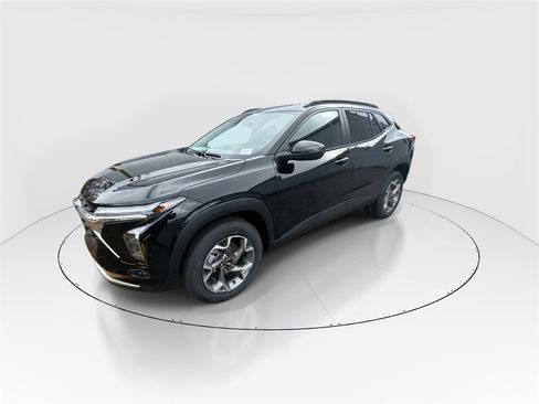 New 2026 Chevrolet Trax LT w/ Sunroof Package image 4