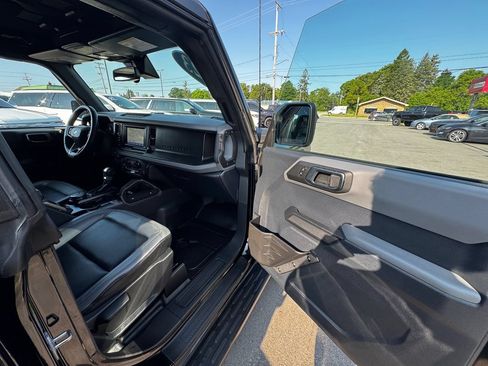 Used 2023 Ford Bronco Big Bend w/ Sasquatch Package AWD/4WD image 28