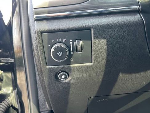 Used 2022 Jeep Grand Cherokee Limited w/ Trailer Tow Group IV image 18