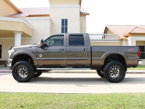 Used 2016 Ford F250 Lariat w/ Lariat Interior Package AWD/4WD image 11