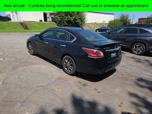 Used 2015 Nissan Altima 2.5 S w/ Special Edition Package FWD image 5
