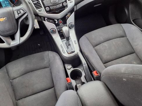 Used 2016 Chevrolet Cruze LT image 8