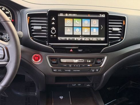 Used 2024 Honda Ridgeline Sport image 17