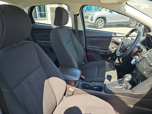 Used 2016 Ford Focus SE FWD image 24