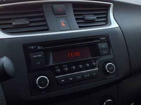 Used 2017 Nissan Sentra S image 7