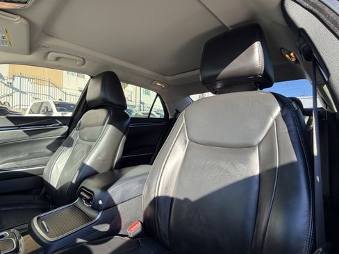 Certified 2023 Chrysler 300 Touring L w/ Popular Equipment Group image 23