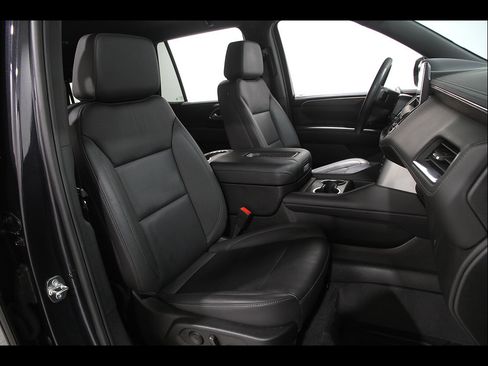 Certified 2024 Chevrolet Tahoe Z71 w/ Luxury Package AWD/4WD image 16
