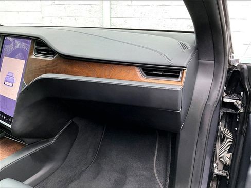 Used 2020 Tesla Model X Long Range image 19