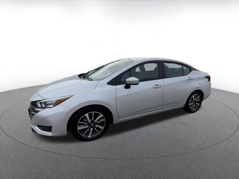Used 2025 Nissan Versa SV image 8