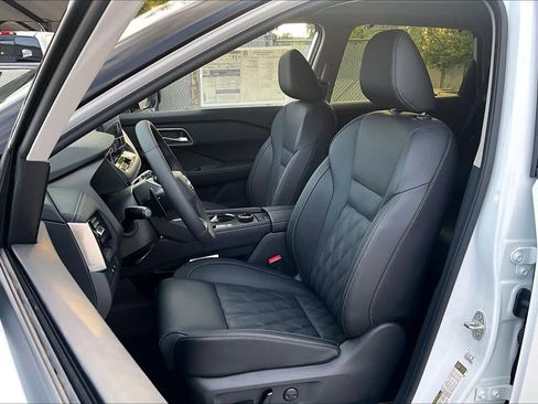 New 2026 Nissan Rogue Platinum w/ Platinum Premium Package image 15