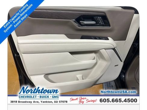 Used 2025 GMC Yukon Denali w/ Denali Reserve Package image 10