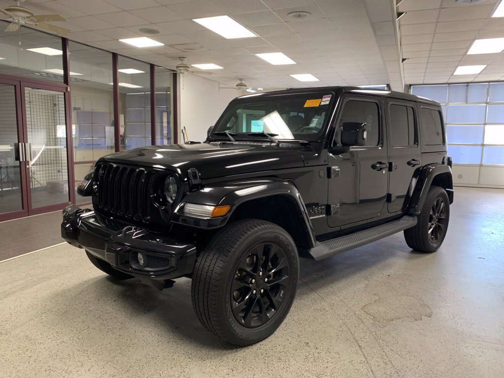 Used 2023 Jeep Wrangler Unlimited Sahara AWD/4WD image 4