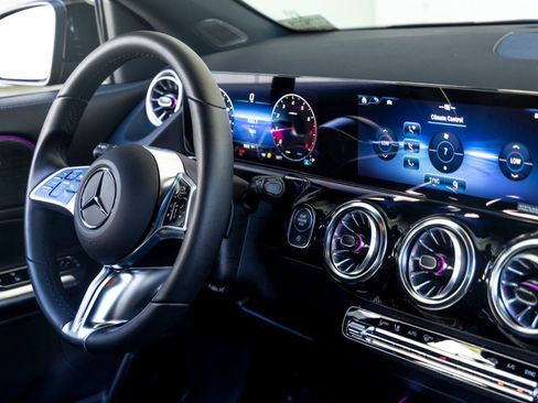 Used 2026 Mercedes-Benz GLA 250 image 29