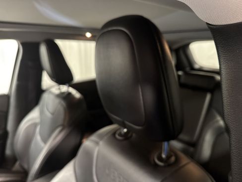 Used 2020 Jeep Cherokee Limited w/ Technology Group image 15