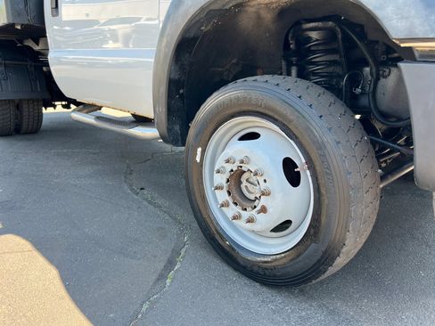 Used 2012 Ford F550 4x4 Regular Cab Super Duty w/ PWR Equipment Group image 32