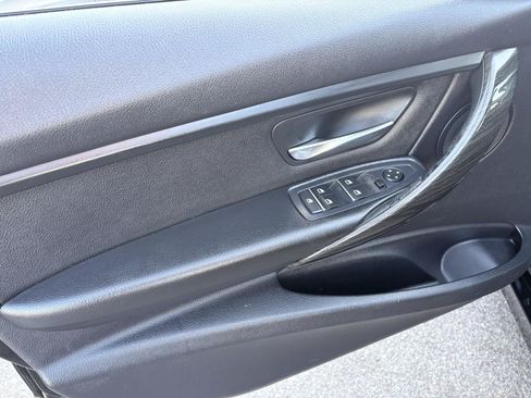 Used 2016 BMW 320i Sedan RWD image 18