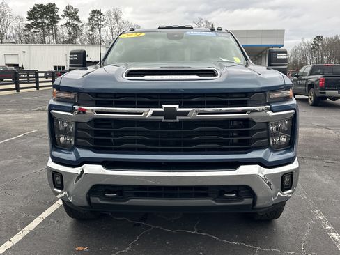 Certified 2024 Chevrolet Silverado 2500 LT w/ Safety Package image 3