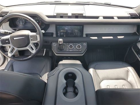 Used 2021 Land Rover Defender 90 First Edition image 19