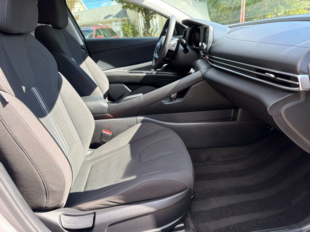 Used 2021 Hyundai Elantra SEL FWD image 27