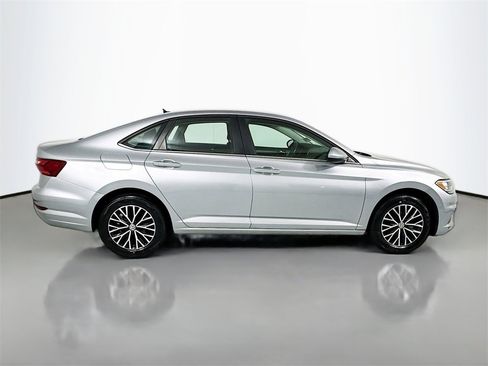 Used 2021 Volkswagen Jetta S image 9