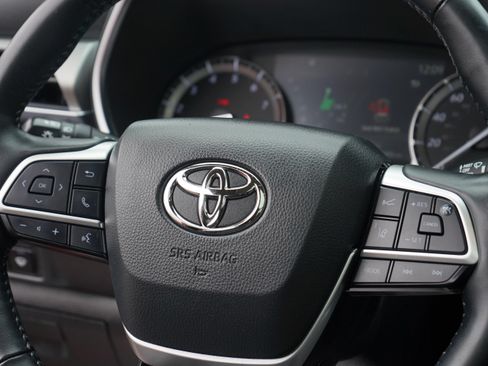 Used 2022 Toyota Highlander Platinum AWD/4WD image 27