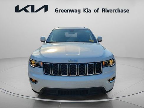 Used 2021 Jeep Grand Cherokee Laredo RWD image 2