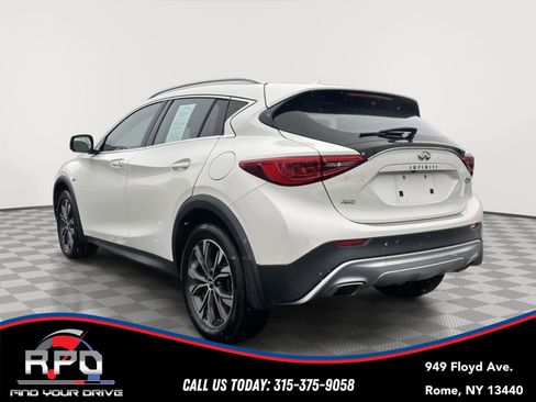 Used 2018 INFINITI QX30 Premium w/ Cargo Package image 3