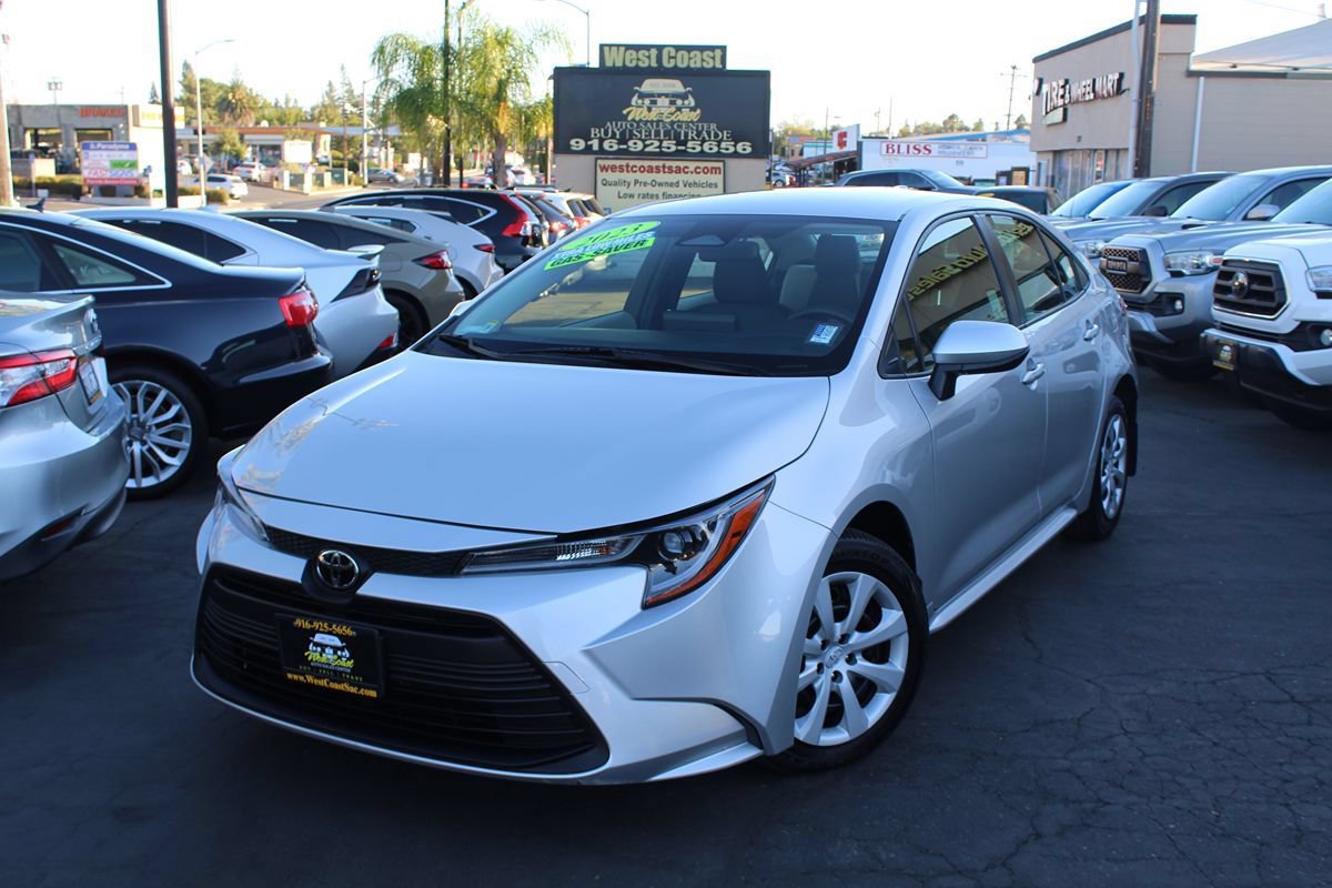 Used 2023 Toyota Corolla LE w/ Carpet Mat Package (TMS) FWD image 37