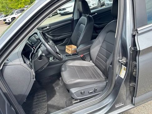 Used 2024 Volkswagen Jetta SE FWD image 13