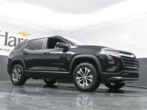 New 2026 Chevrolet Equinox LT image 2