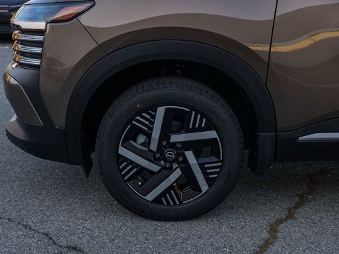 New 2026 Nissan Kicks SV FWD image 11