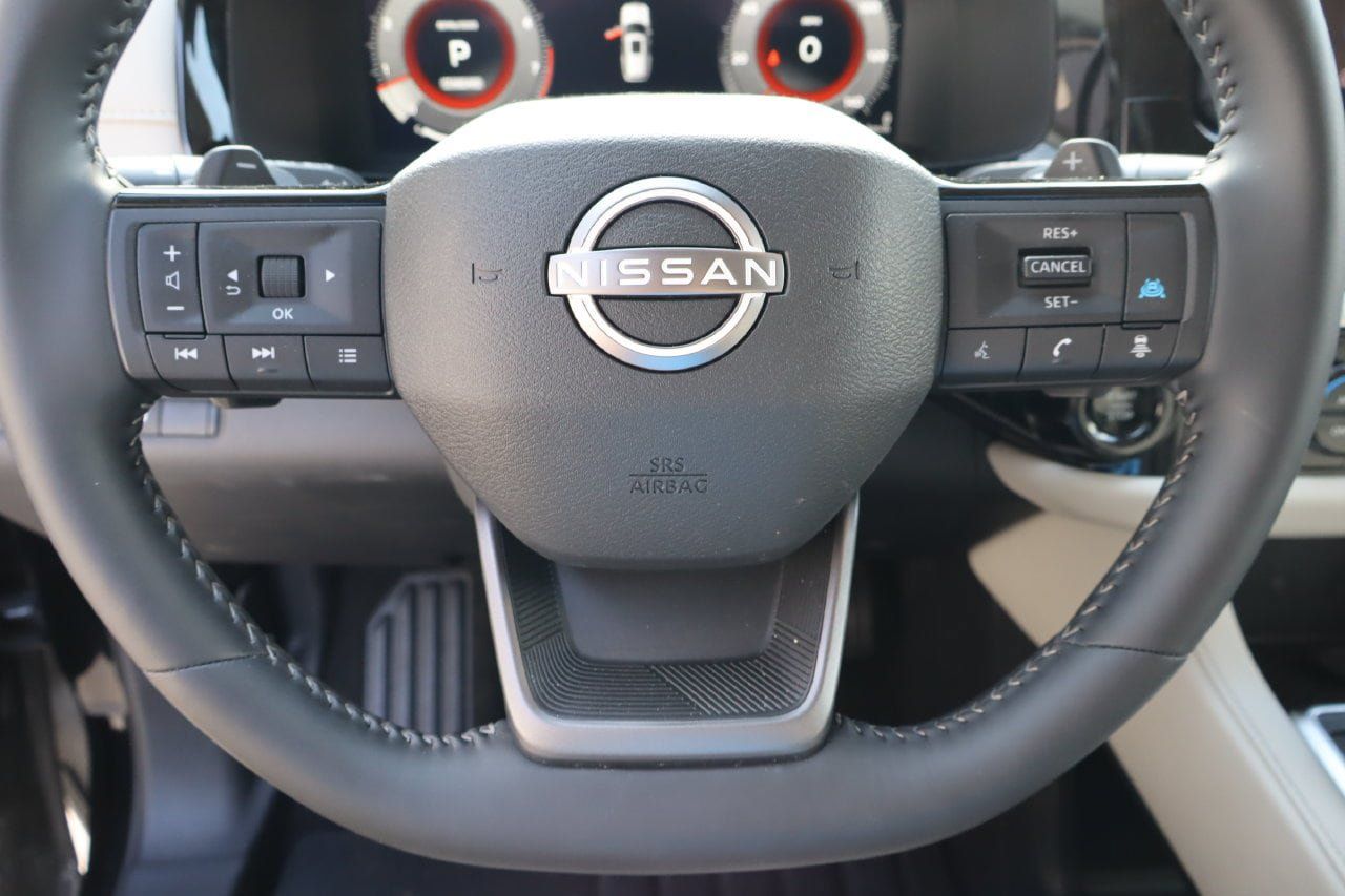 Used 2026 Nissan Pathfinder SL FWD image 12