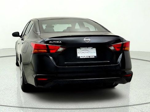 Used 2023 Nissan Altima 2.5 S FWD image 6