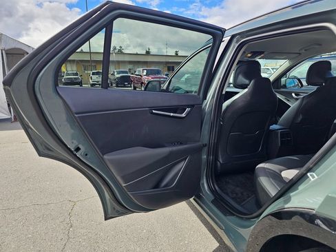 Used 2025 Kia Niro Wind w/ Wind Preserve Package FWD image 15