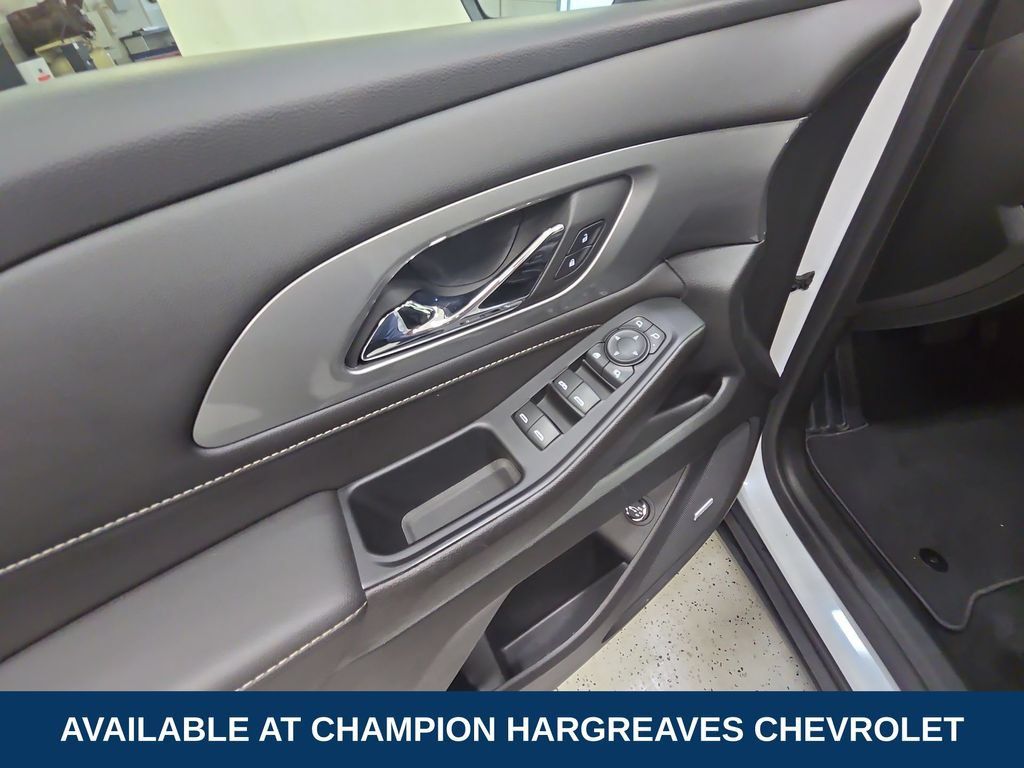 Certified 2023 Chevrolet Traverse LT w/ LT Premium Package AWD/4WD image 31