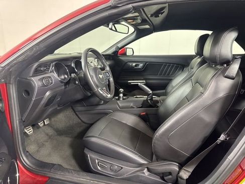 Used 2017 Ford Mustang GT Premium w/ GT Performance Package RWD image 11