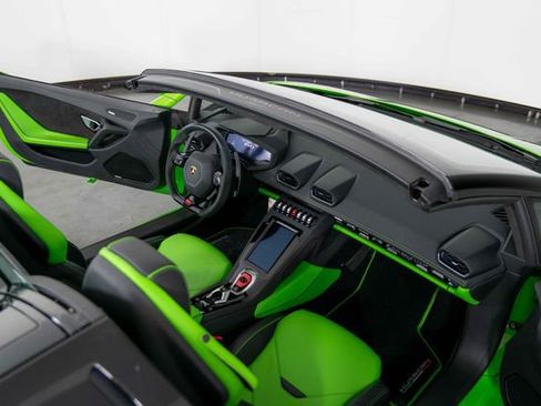 Used 2023 Lamborghini Huracan EVO AWD/4WD image 23