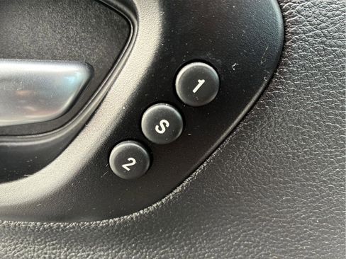 Used 2021 Jeep Cherokee Limited image 21