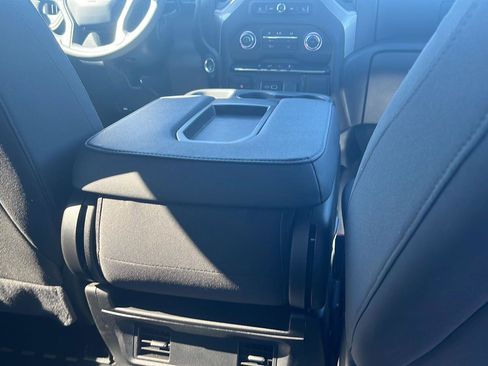 Used 2025 Chevrolet Silverado 2500 W/T image 27