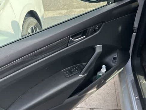 Used 2020 Volkswagen Passat 2.0T R-Line image 13