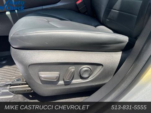 Used 2023 Toyota Highlander XLE FWD image 10