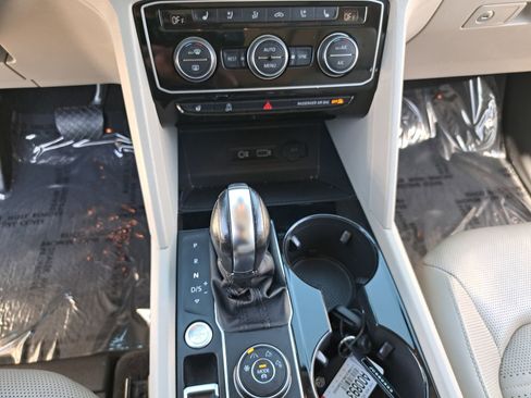 Used 2018 Volkswagen Atlas SEL Premium image 24