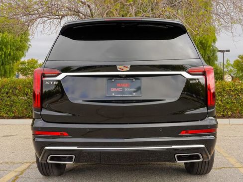 Certified 2025 Cadillac XT6 Luxury image 11