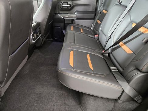 Used 2020 GMC Sierra 1500 AT4 w/ Off-Road Performance Package image 17