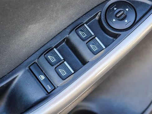 Used 2017 Ford Focus Titanium image 28