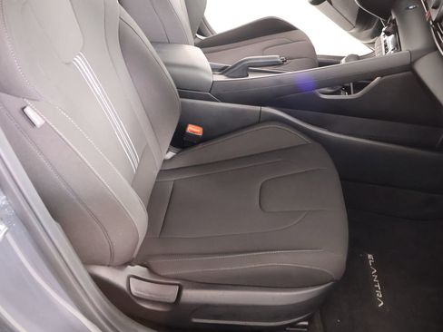 Certified 2025 Hyundai Elantra Sport image 12